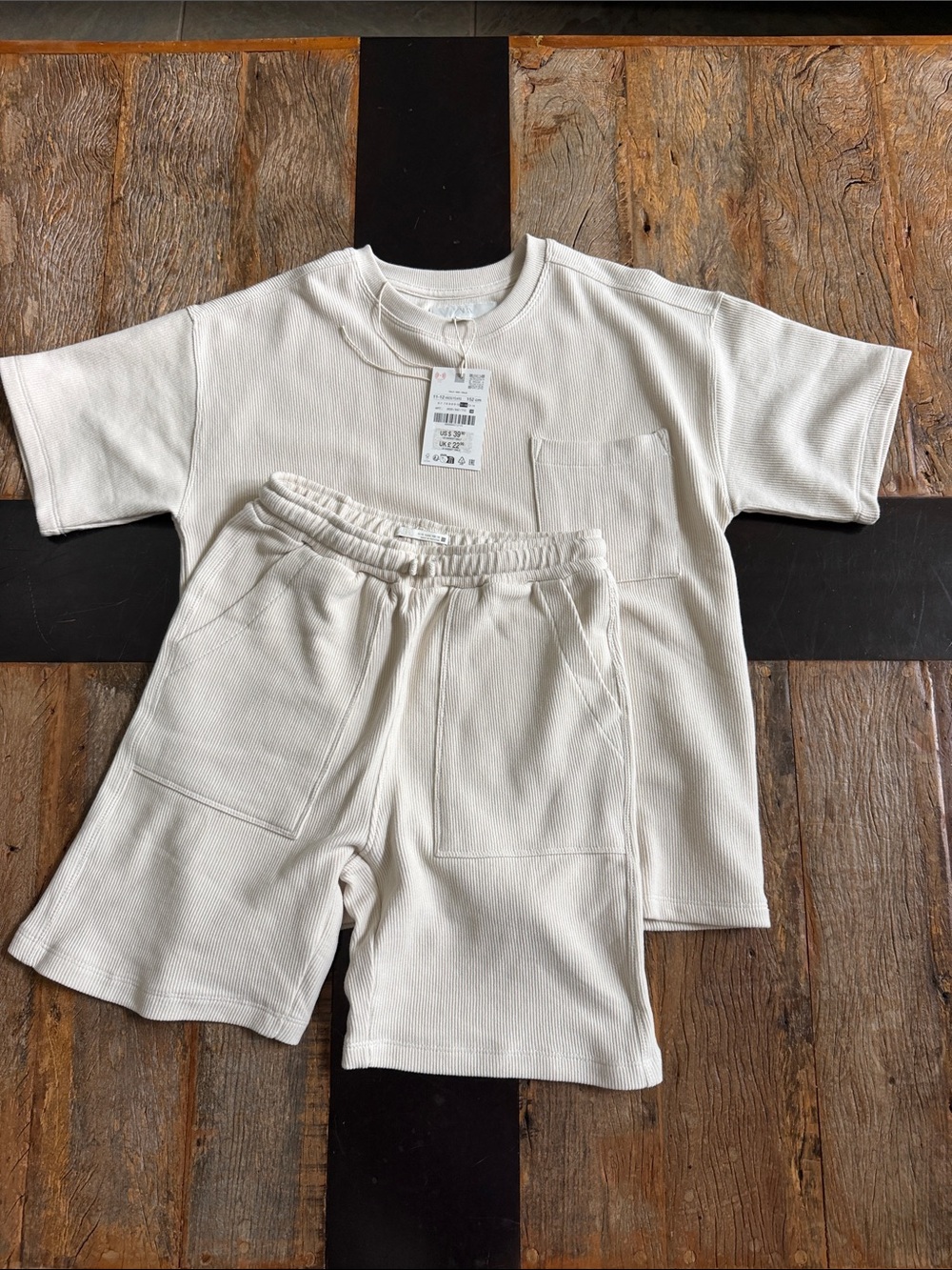 Zara Boys 11/12 Cream Short Sleeve Pocket Tee & Shorts Set. NWOT